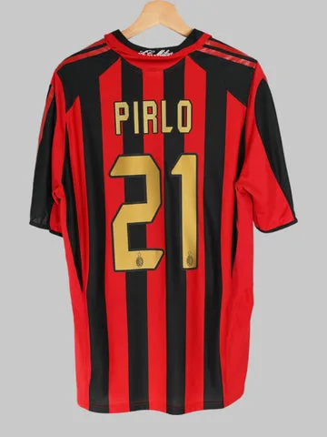 AC Milan middenveldshirts Pirlo 21 Gattuso 8 Seedorf — toont rugnummer per tijdperk als controlemoment
