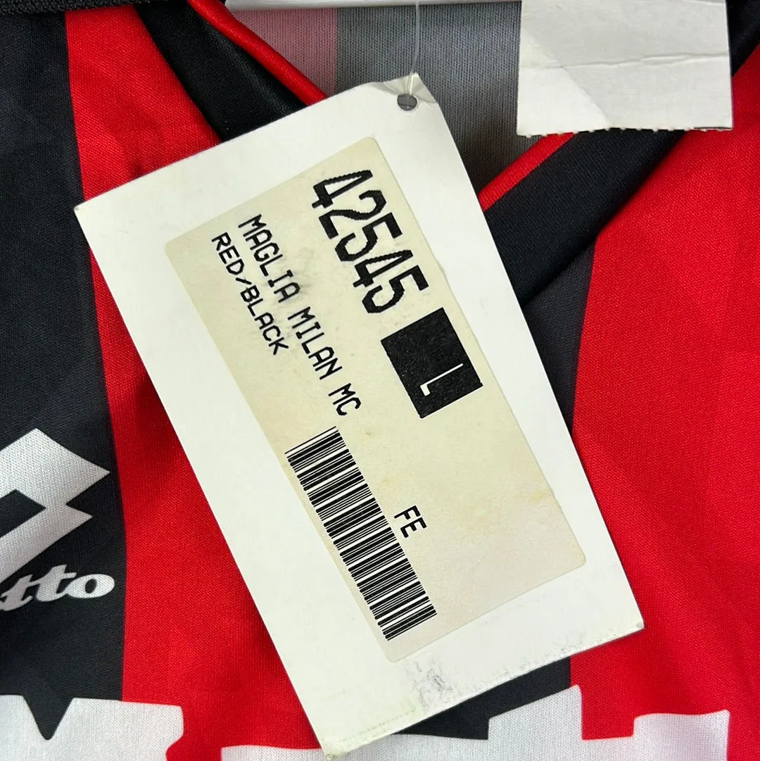 Labels en productcodes AC Milan retro controleren — toont verificatiechecklist als koopbescherming